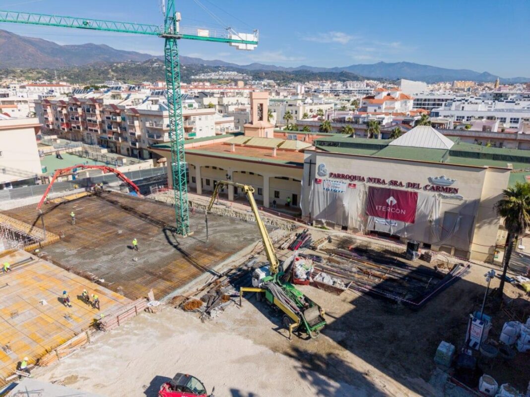 El aparcamiento público de El Carmen en Estepona ultima su estructura y abrirá más de 300 plazas subterráneas con una inversión de diez millones de euros