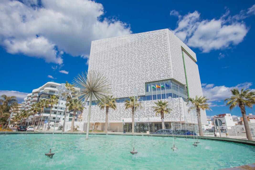 Estepona pone en marcha un programa de inserción laboral para mayores de 52 años en desempleo de larga duración