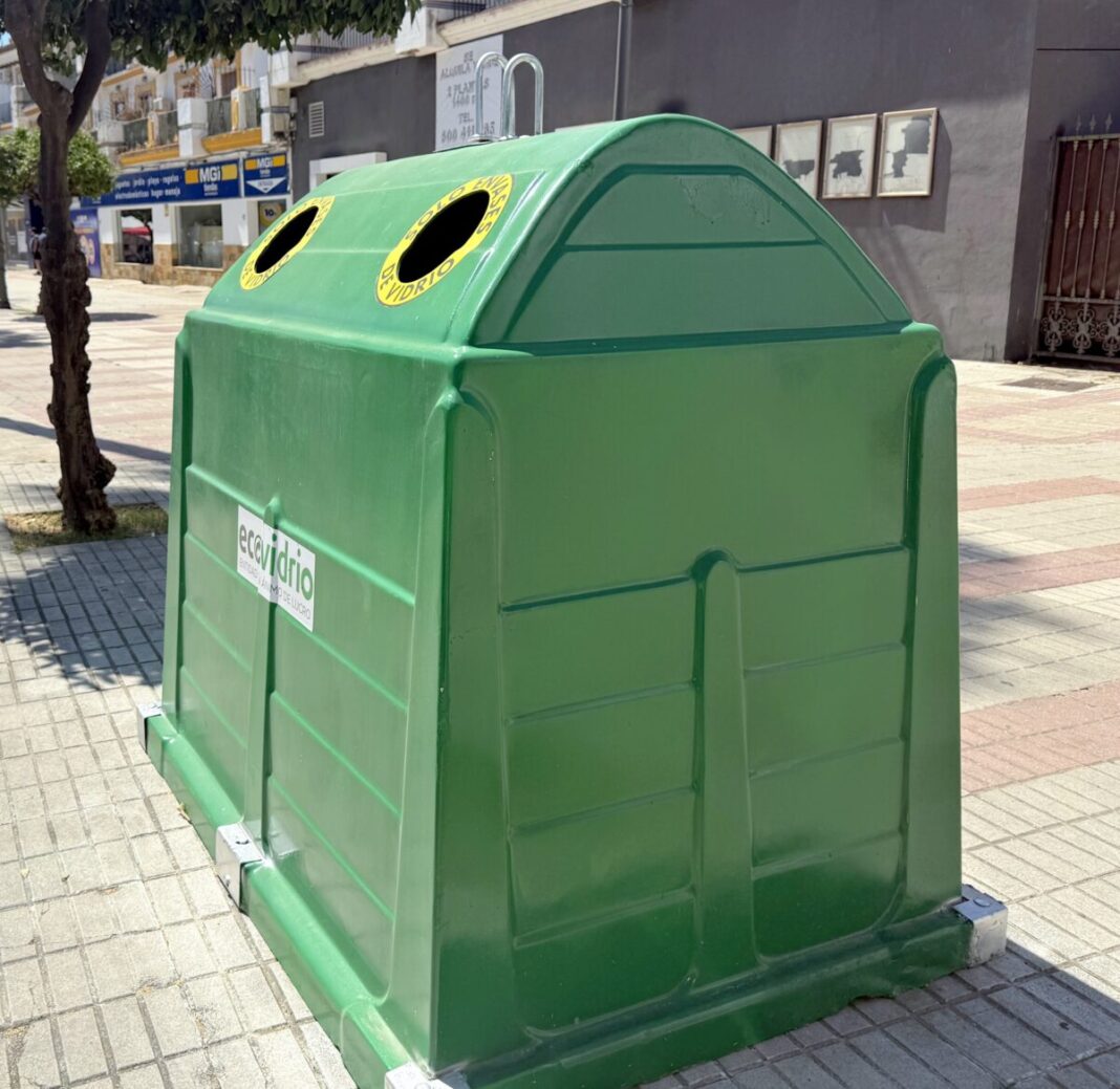 La hostelería de Estepona intensifica la recogida de vidrio puerta a puerta durante el verano