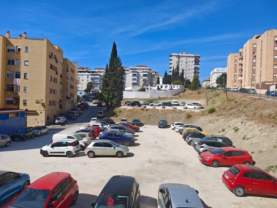 Tres calles de Sierra Estepona duplican sus plazas de aparcamiento tras la reordenación viaria