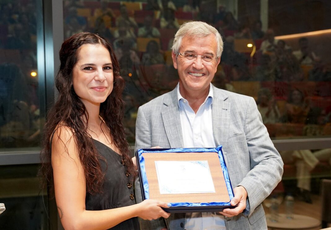 Estepona entrega a Helena Mariño el VI Premio Internacional de Poesía ‘Ciudad de Estepona’